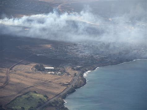At least 6 killed as wildfires ravage Maui